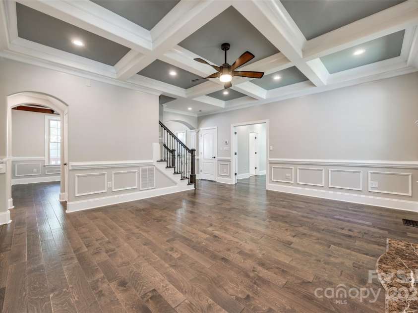 7435 Hammond Drive, Charlotte, NC 28215.  MLS# CAR4260510, YatesRealty ID 17494. 