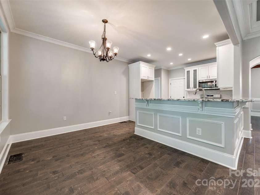 7435 Hammond Drive, Charlotte, NC 28215.  MLS# CAR4260510, YatesRealty ID 17494. 