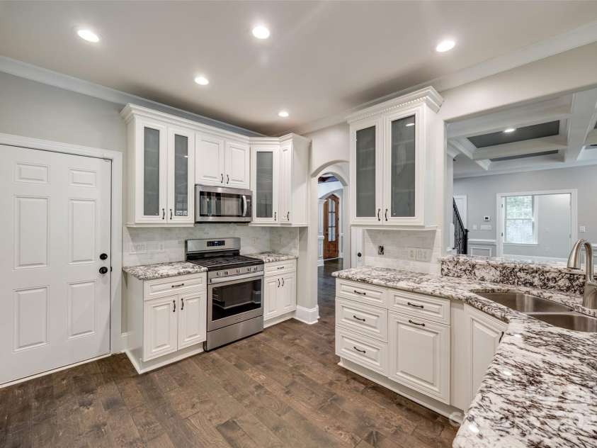 7435 Hammond Drive, Charlotte, NC 28215.  MLS# CAR4260510, YatesRealty ID 17494. 