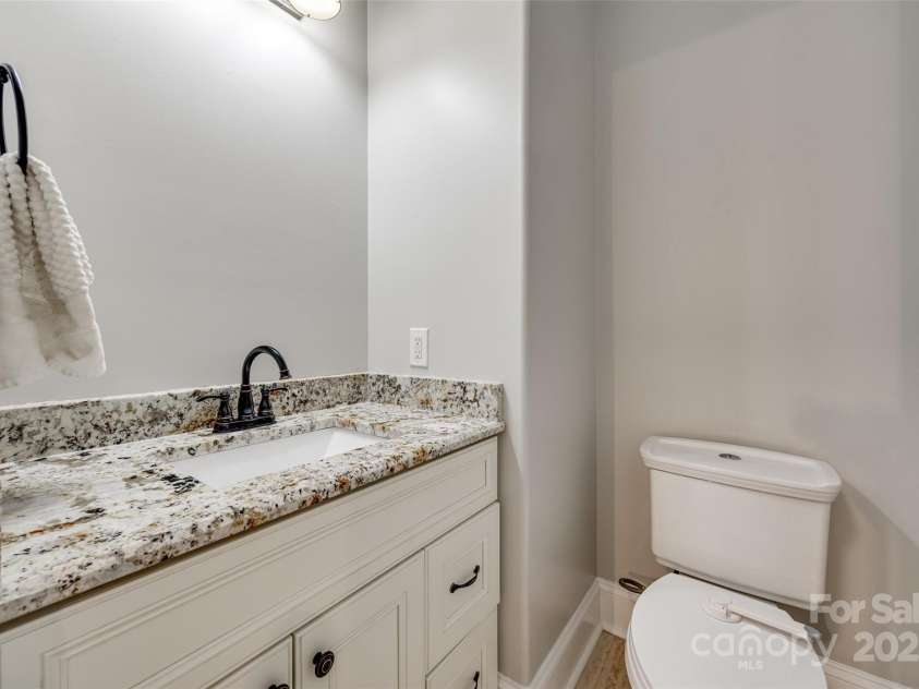 7435 Hammond Drive, Charlotte, NC 28215.  MLS# CAR4260510, YatesRealty ID 17494. 