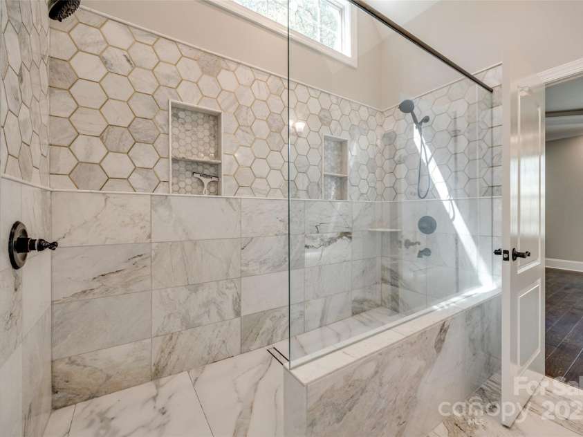 7435 Hammond Drive, Charlotte, NC 28215.  MLS# CAR4260510, YatesRealty ID 17494. 