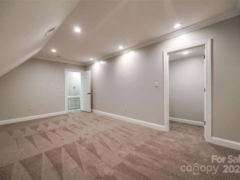 7435 Hammond Drive, Charlotte, NC 28215.  MLS# CAR4260510, YatesRealty ID 17494. 