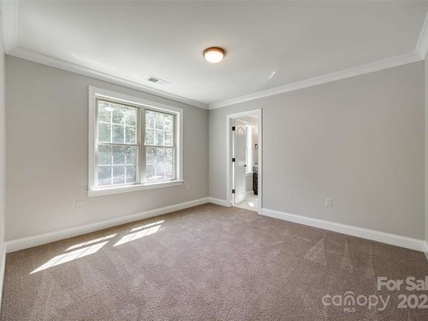 7435 Hammond Drive, Charlotte, NC 28215.  MLS# CAR4260510, YatesRealty ID 17494. 