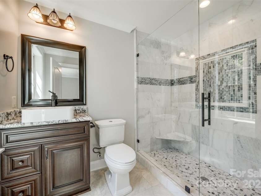 7435 Hammond Drive, Charlotte, NC 28215.  MLS# CAR4260510, YatesRealty ID 17494. 