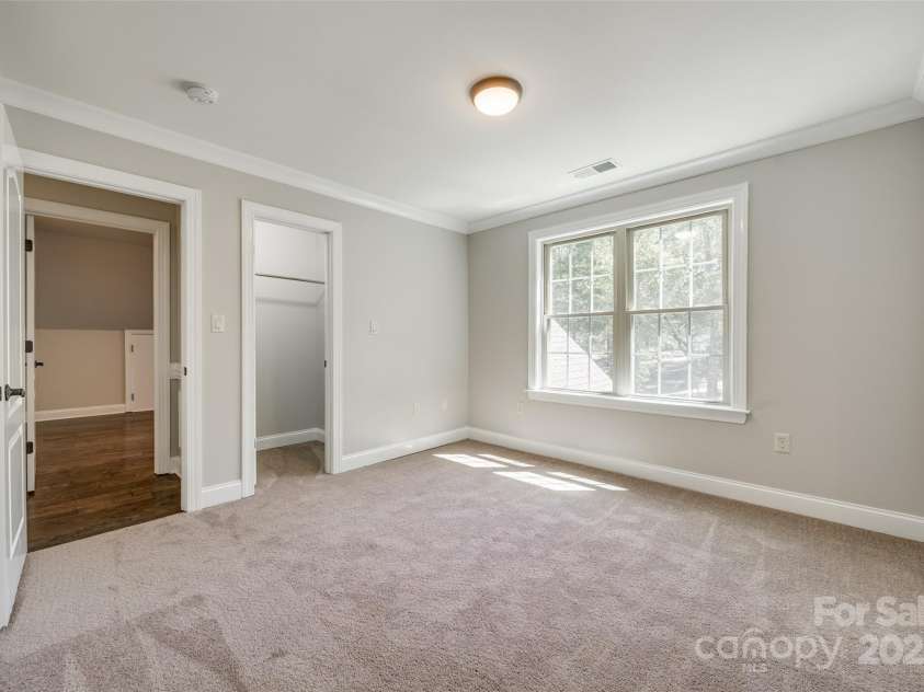 7435 Hammond Drive, Charlotte, NC 28215.  MLS# CAR4260510, YatesRealty ID 17494. 