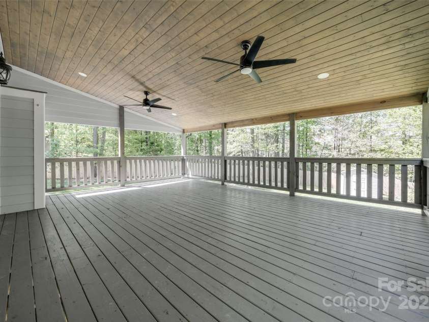 7435 Hammond Drive, Charlotte, NC 28215.  MLS# CAR4260510, YatesRealty ID 17494. 
