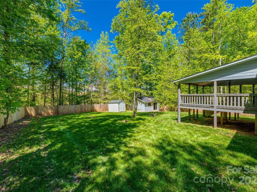 7435 Hammond Drive, Charlotte, NC 28215.  MLS# CAR4260510, YatesRealty ID 17494. 