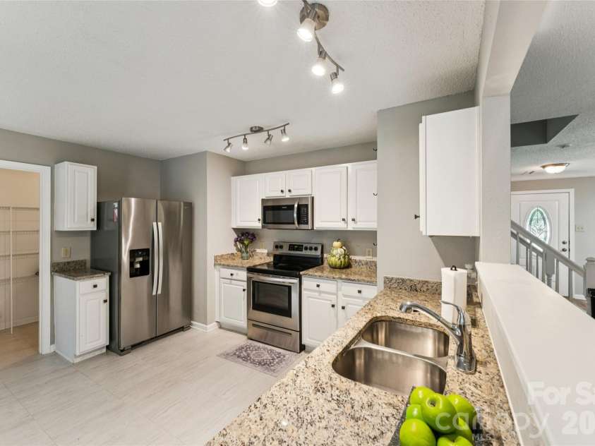 4208 Shasta Circle, Clover, SC 29710.  MLS# CAR4350275, YatesRealty ID 17495. Don't miss the pantry