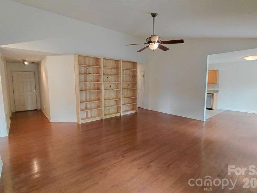 1016 Thorncrest Drive, Fletcher, NC 28732.  MLS# CAR4376784, YatesRealty ID 17497. 