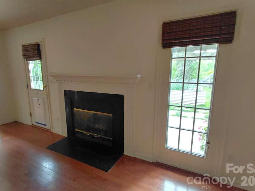 1016 Thorncrest Drive, Fletcher, NC 28732.  MLS# CAR4376784, YatesRealty ID 17497. 