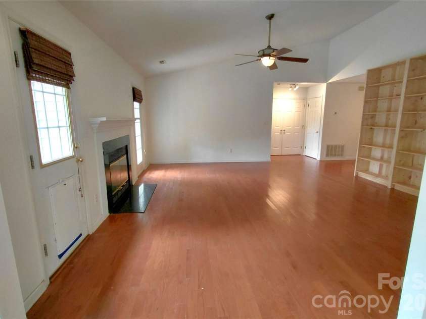 1016 Thorncrest Drive, Fletcher, NC 28732.  MLS# CAR4376784, YatesRealty ID 17497. 