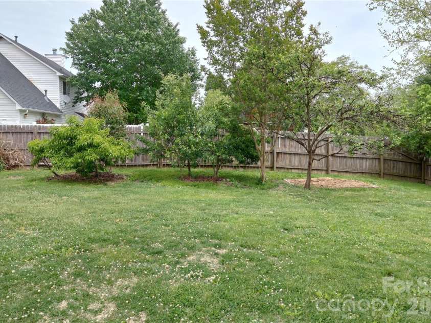 1016 Thorncrest Drive, Fletcher, NC 28732.  MLS# CAR4376784, YatesRealty ID 17497. 