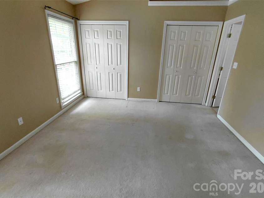1016 Thorncrest Drive, Fletcher, NC 28732.  MLS# CAR4376784, YatesRealty ID 17497. 
