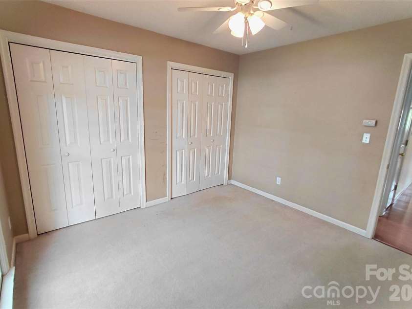 1016 Thorncrest Drive, Fletcher, NC 28732.  MLS# CAR4376784, YatesRealty ID 17497. 