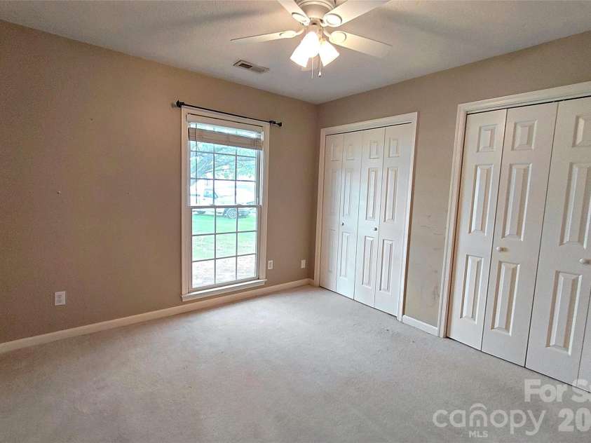 1016 Thorncrest Drive, Fletcher, NC 28732.  MLS# CAR4376784, YatesRealty ID 17497. 