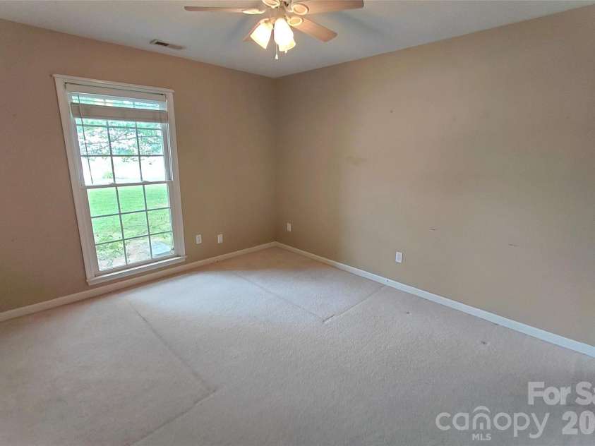 1016 Thorncrest Drive, Fletcher, NC 28732.  MLS# CAR4376784, YatesRealty ID 17497. 