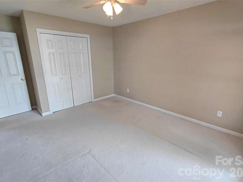 1016 Thorncrest Drive, Fletcher, NC 28732.  MLS# CAR4376784, YatesRealty ID 17497. 