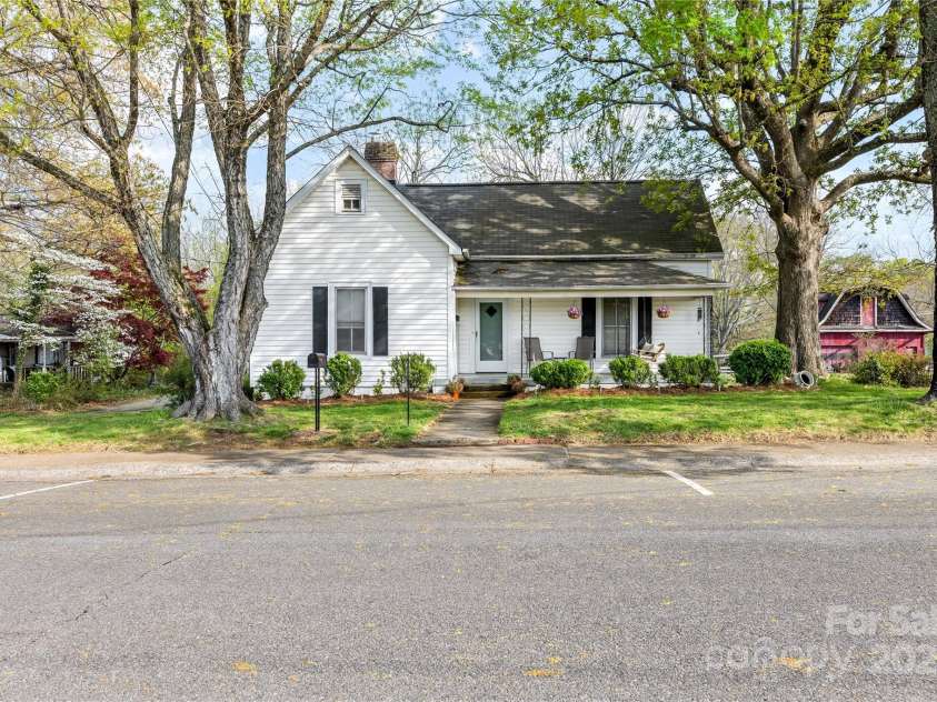 310 Central Avenue, Landis, NC 28088.  MLS# CAR4237393, YatesRealty ID 17497. 
