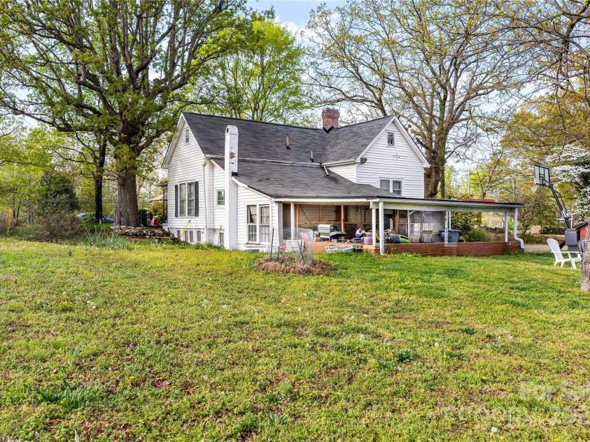 310 Central Avenue, Landis, NC 28088.  MLS# CAR4237393, YatesRealty ID 17497. 