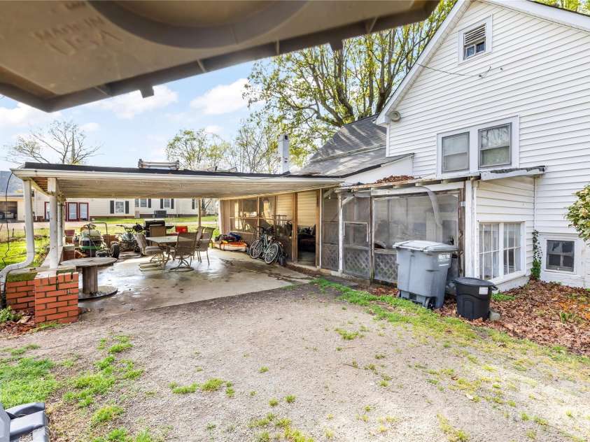 310 Central Avenue, Landis, NC 28088.  MLS# CAR4237393, YatesRealty ID 17497. 