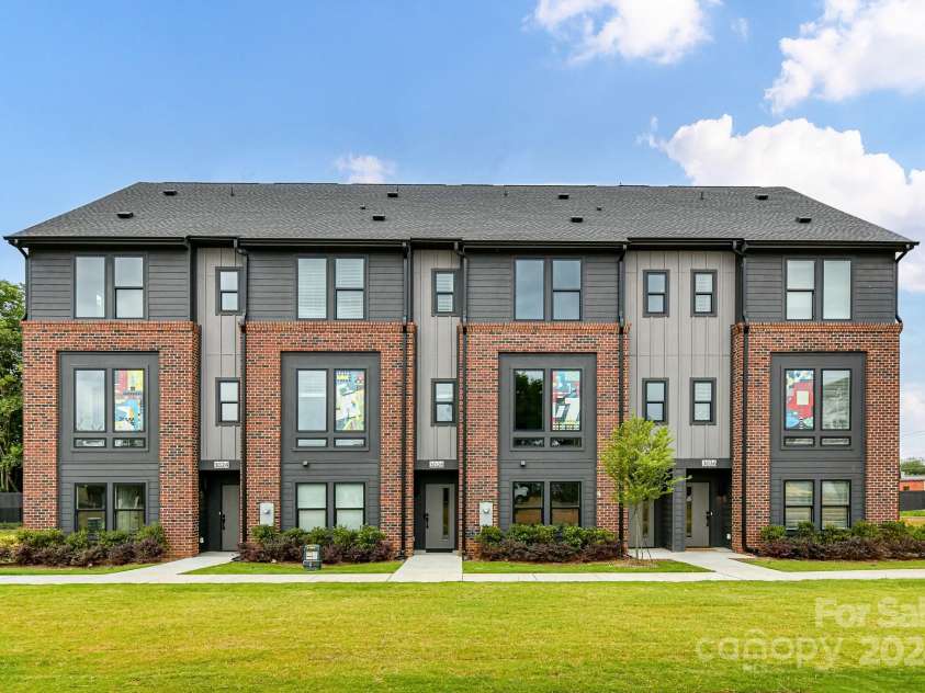 3018 Khan Park Drive, Charlotte, NC 28206.  MLS# CAR4172132, YatesRealty ID 175. 