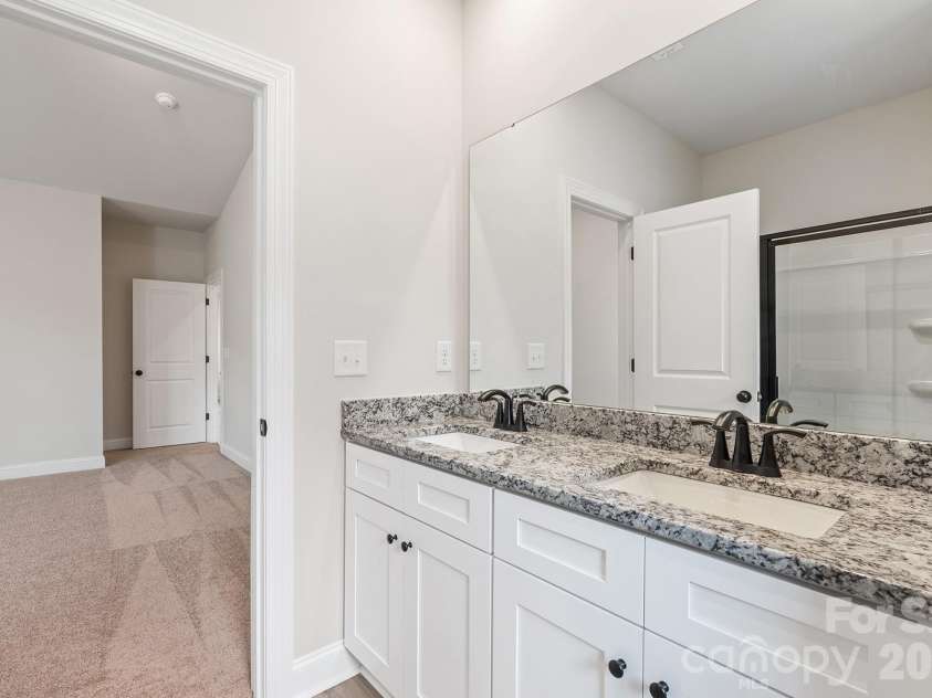 6714 Fairford Drive, Charlotte, NC 28215.  MLS# CAR4346061, YatesRealty ID 1750. 