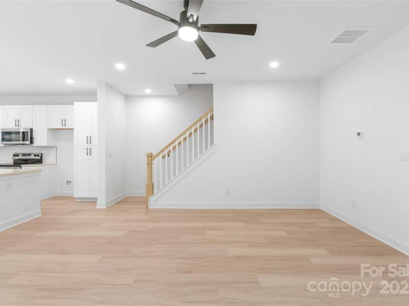 2809 New Pineola Road, Charlotte, NC 28208.  MLS# CAR4221146, YatesRealty ID 17500. 