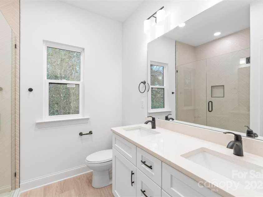 2809 New Pineola Road, Charlotte, NC 28208.  MLS# CAR4221146, YatesRealty ID 17500. 