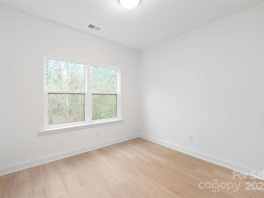 2809 New Pineola Road, Charlotte, NC 28208.  MLS# CAR4221146, YatesRealty ID 17500. 