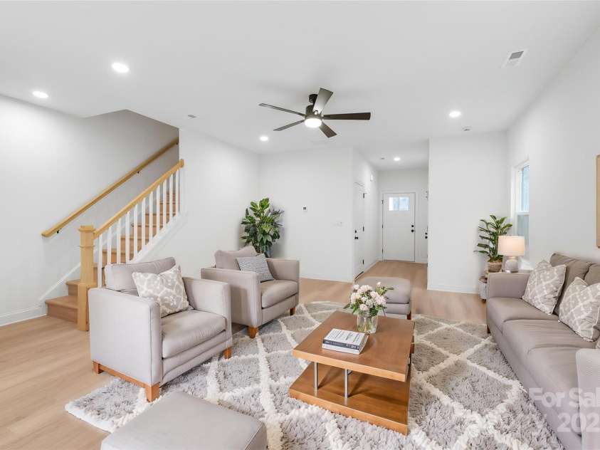 2809 New Pineola Road, Charlotte, NC 28208.  MLS# CAR4221146, YatesRealty ID 17500. Virtually Staged