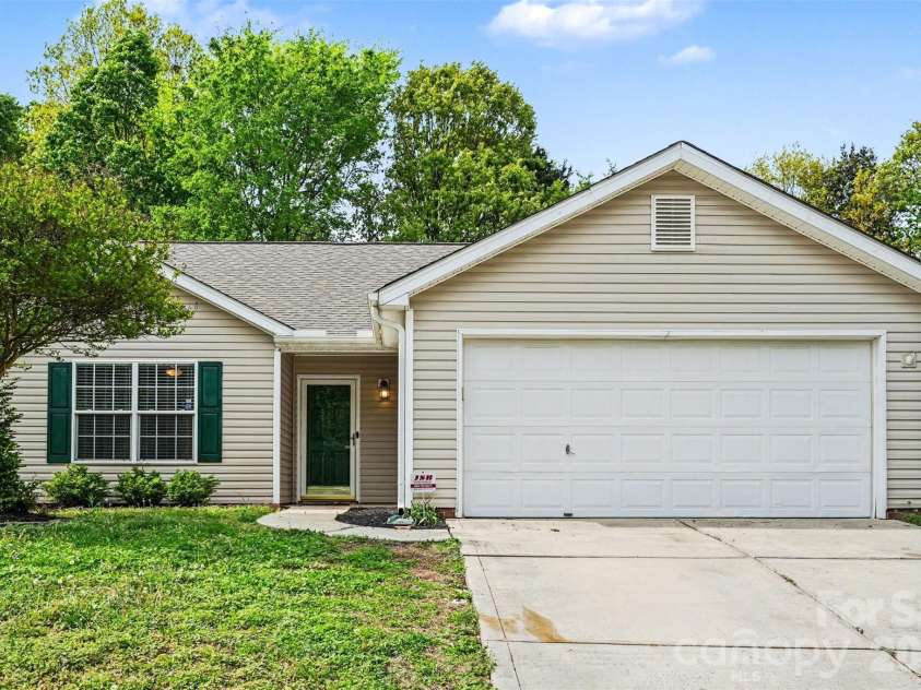 9336 Tibble Creek Way, Charlotte, NC 28227.  MLS# CAR4366845, YatesRealty ID 17500. 