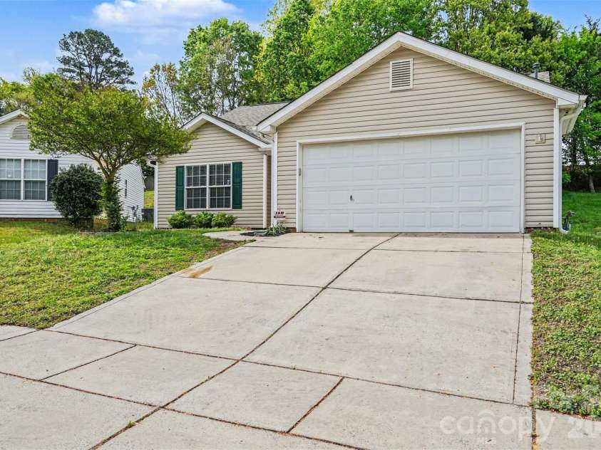 9336 Tibble Creek Way, Charlotte, NC 28227.  MLS# CAR4366845, YatesRealty ID 17500. 