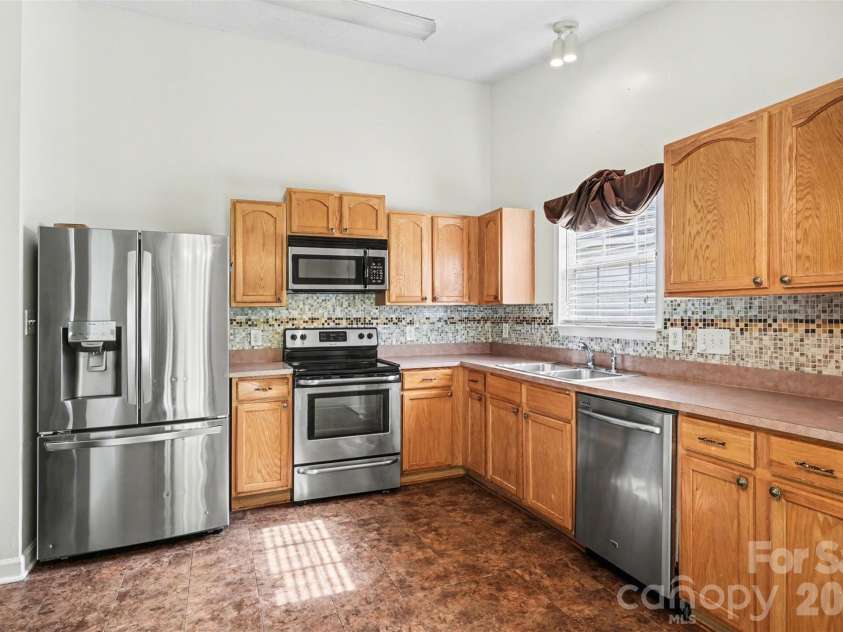 9336 Tibble Creek Way, Charlotte, NC 28227.  MLS# CAR4366845, YatesRealty ID 17500. 