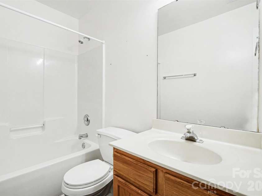 9336 Tibble Creek Way, Charlotte, NC 28227.  MLS# CAR4366845, YatesRealty ID 17500. 