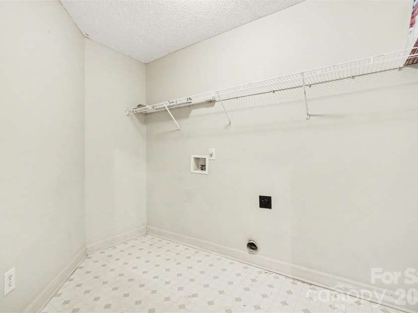 9336 Tibble Creek Way, Charlotte, NC 28227.  MLS# CAR4366845, YatesRealty ID 17500. 