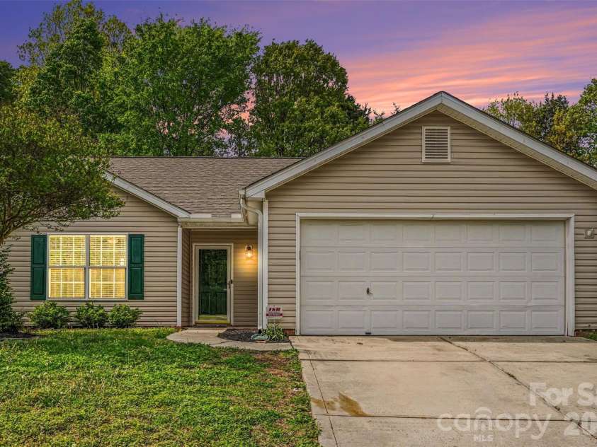 9336 Tibble Creek Way, Charlotte, NC 28227.  MLS# CAR4366845, YatesRealty ID 17500. 