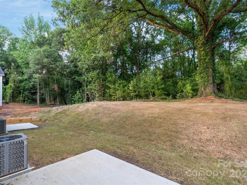 2811 New Pineola Road, Charlotte, NC 28208.  MLS# CAR4221187, YatesRealty ID 17501. 