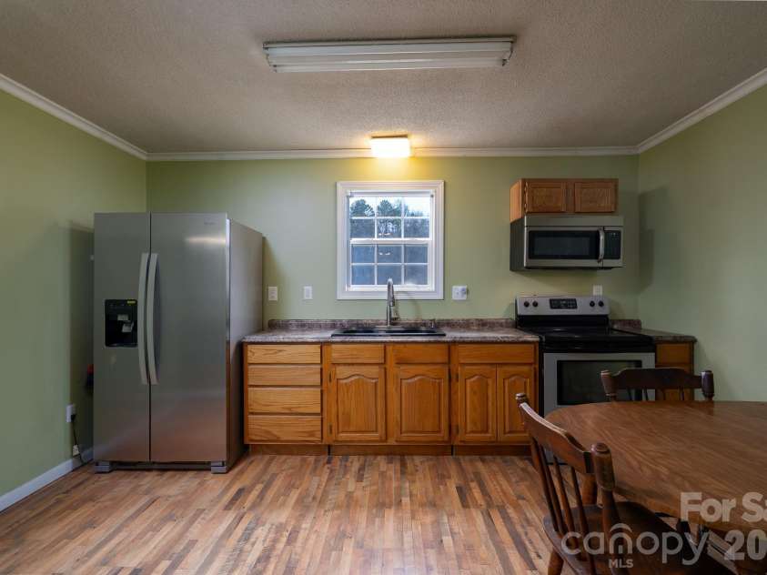 602 Rothrock Road, Rockwell, NC 28138.  MLS# CAR4351322, YatesRealty ID 17502. Kitchen