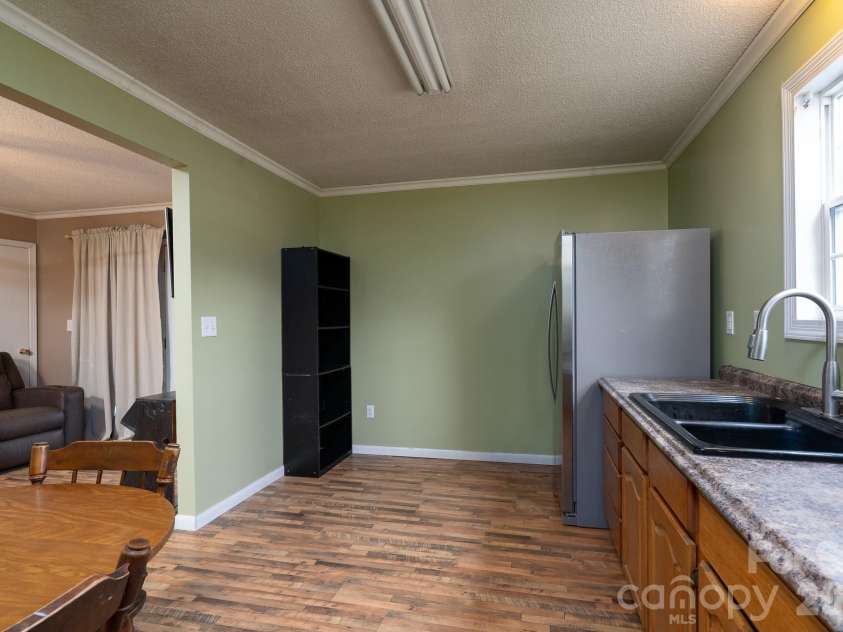 602 Rothrock Road, Rockwell, NC 28138.  MLS# CAR4351322, YatesRealty ID 17502. Kitchen