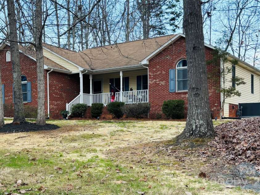 920 Hunting Avenue, Lincolnton, NC 28092.  MLS# CAR4221459, YatesRealty ID 17502. 
