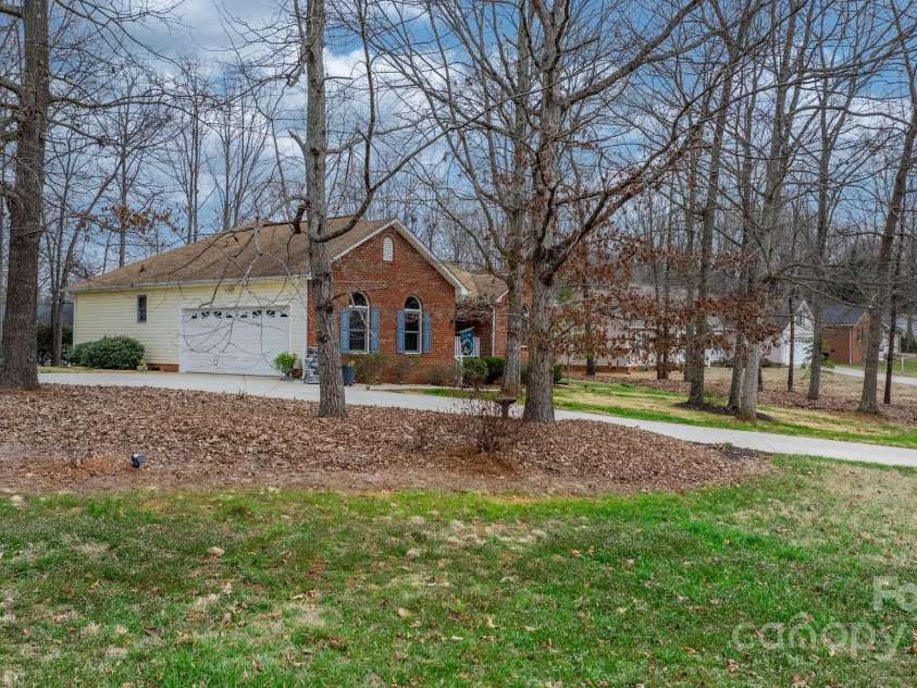 920 Hunting Avenue, Lincolnton, NC 28092.  MLS# CAR4221459, YatesRealty ID 17502. 