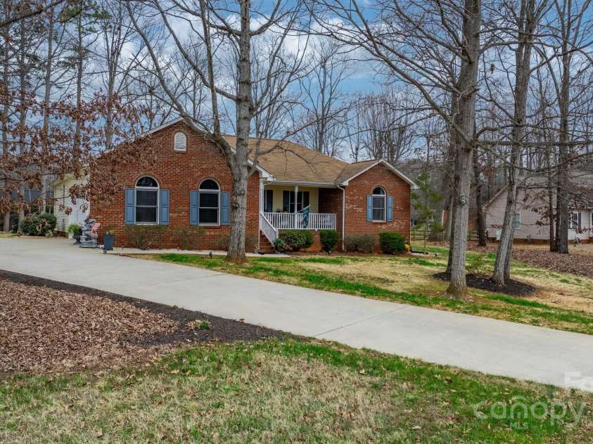 920 Hunting Avenue, Lincolnton, NC 28092.  MLS# CAR4221459, YatesRealty ID 17502. 