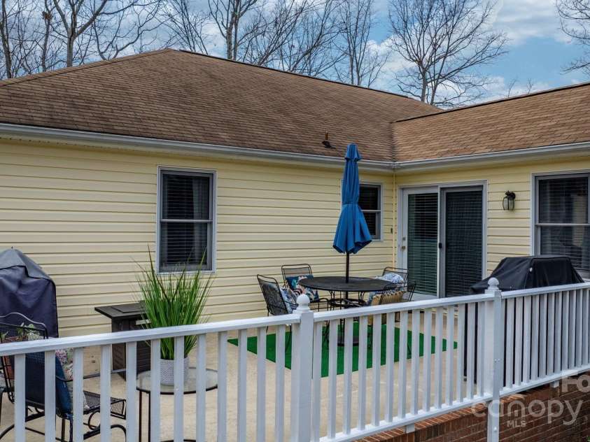 920 Hunting Avenue, Lincolnton, NC 28092.  MLS# CAR4221459, YatesRealty ID 17502. 