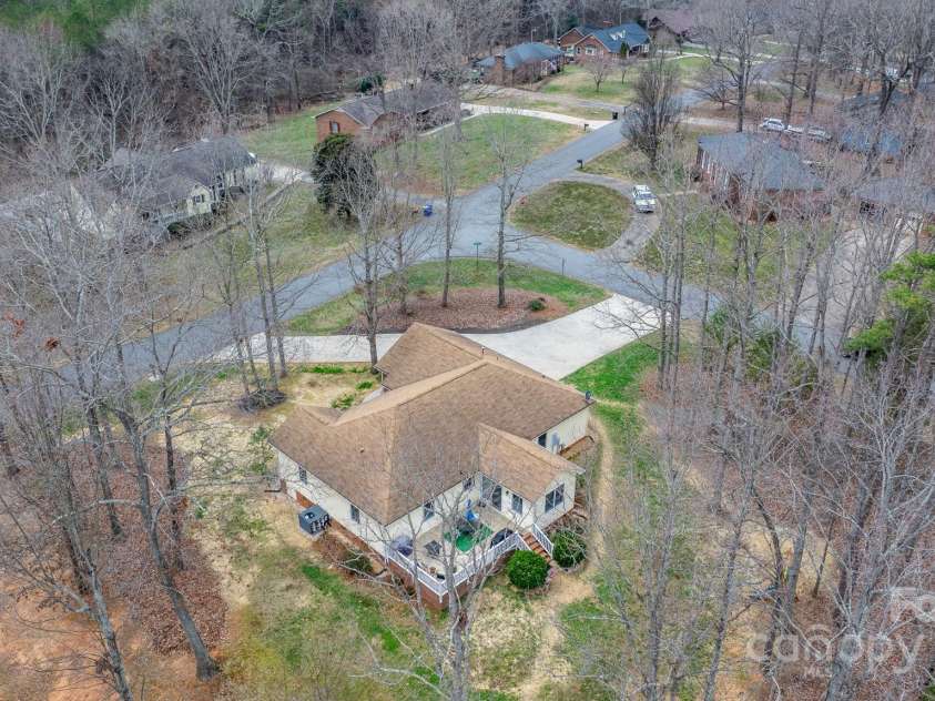 920 Hunting Avenue, Lincolnton, NC 28092.  MLS# CAR4221459, YatesRealty ID 17502. 