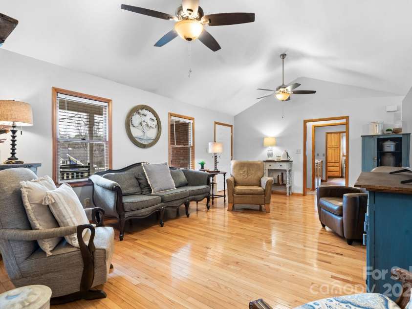 920 Hunting Avenue, Lincolnton, NC 28092.  MLS# CAR4221459, YatesRealty ID 17502. 