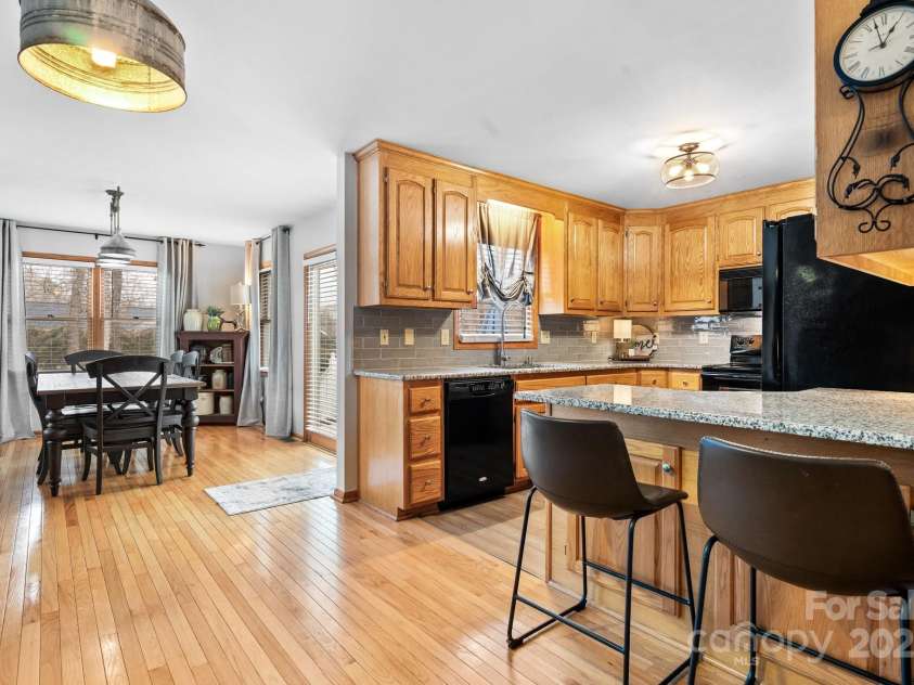 920 Hunting Avenue, Lincolnton, NC 28092.  MLS# CAR4221459, YatesRealty ID 17502. 