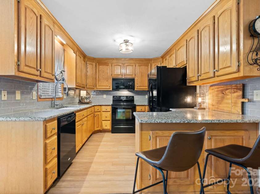 920 Hunting Avenue, Lincolnton, NC 28092.  MLS# CAR4221459, YatesRealty ID 17502. 