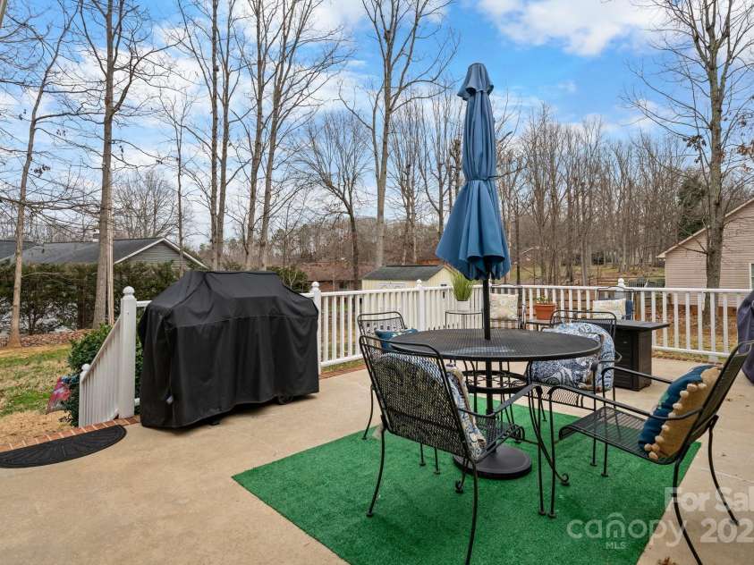 920 Hunting Avenue, Lincolnton, NC 28092.  MLS# CAR4221459, YatesRealty ID 17502. 