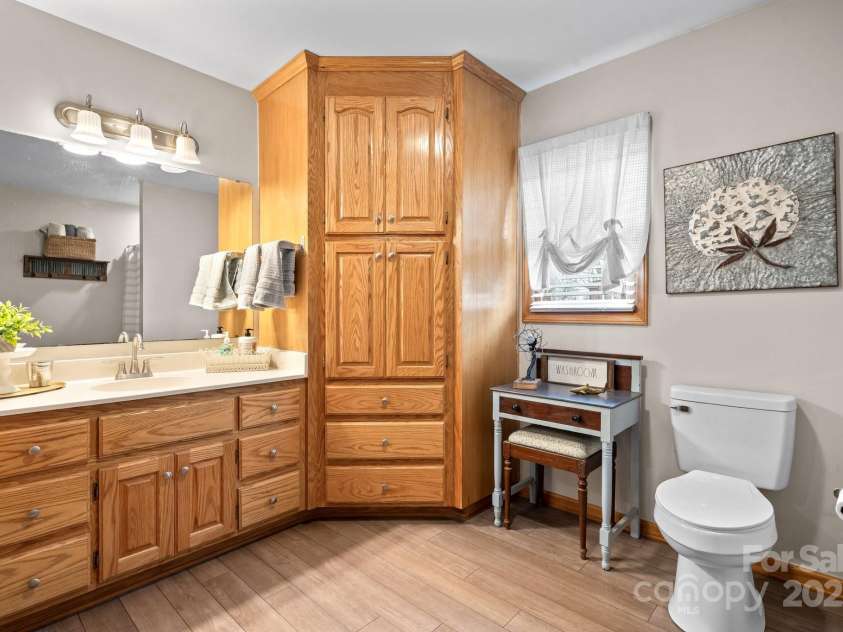 920 Hunting Avenue, Lincolnton, NC 28092.  MLS# CAR4221459, YatesRealty ID 17502. 