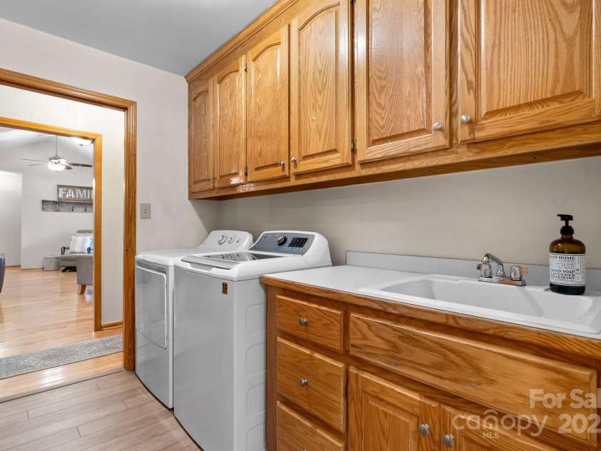 920 Hunting Avenue, Lincolnton, NC 28092.  MLS# CAR4221459, YatesRealty ID 17502. 